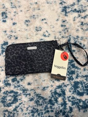 Baggallini Dark Gray Leopard Print Wristlet